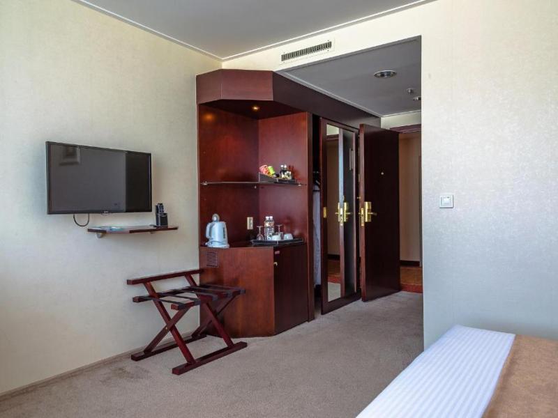 Mega Palace Hotel