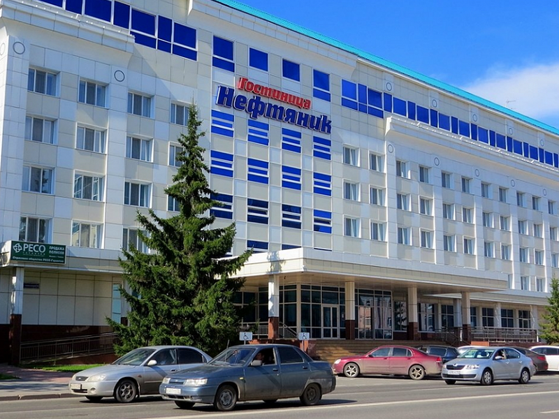 Нефтяник (Тюмень)