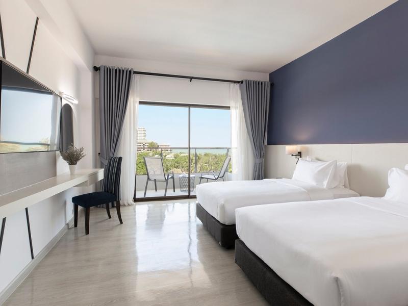 Centara Life Cha Am Beach Resort Hua Hin 