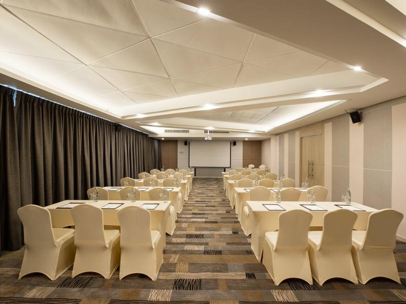 Centara Life Cha Am Beach Resort Hua Hin 