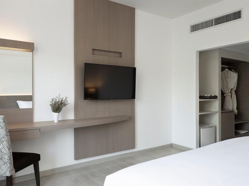 Centara Life Cha Am Beach Resort Hua Hin 