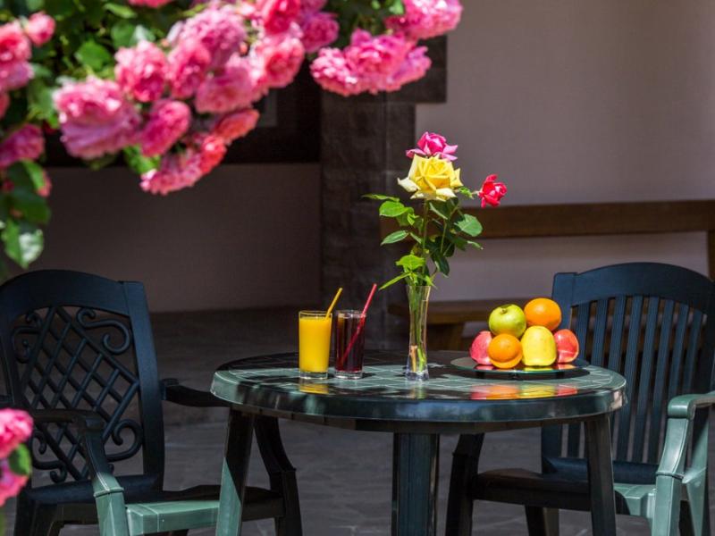 Отель Омега-Клуб