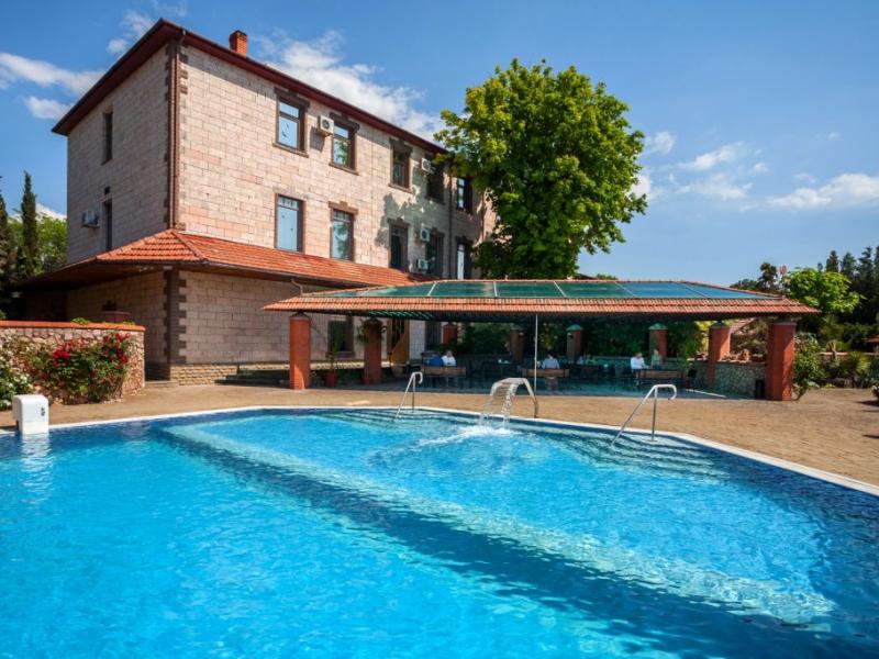 Отель Омега-Клуб