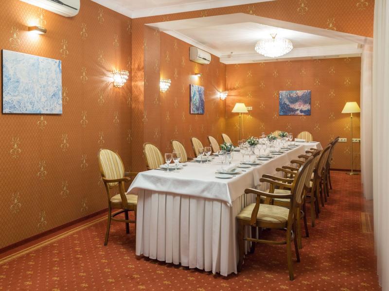 Cosmos Petrozavodsk Hotel