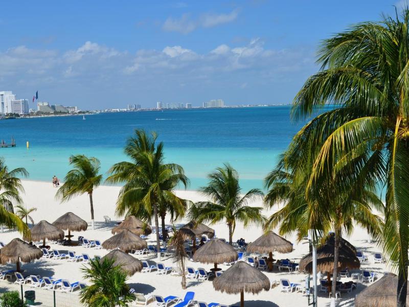 Beach Scape Kin Ha Villas & Suites