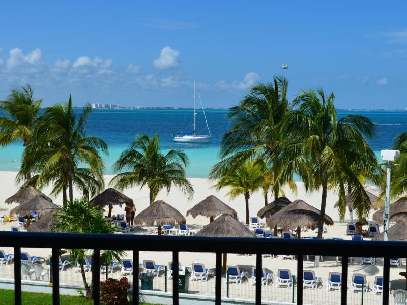 Beach Scape Kin Ha Villas & Suites