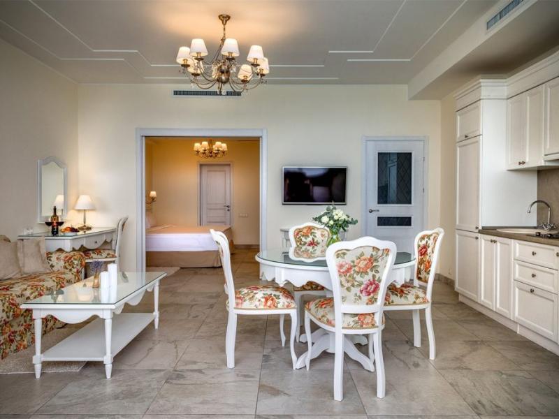 Palmira Palace Resort & Spa