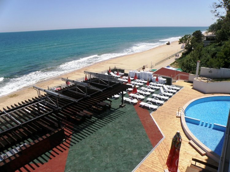 Paraiso Beach Hotel and Theopolis