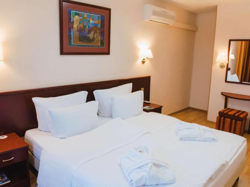 Cosmos Murmansk Hotel