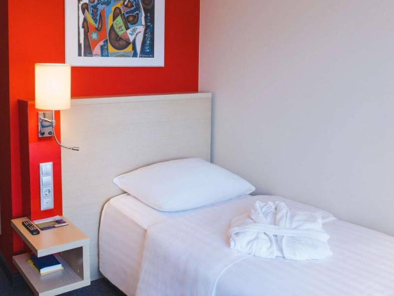 Cosmos Murmansk Hotel