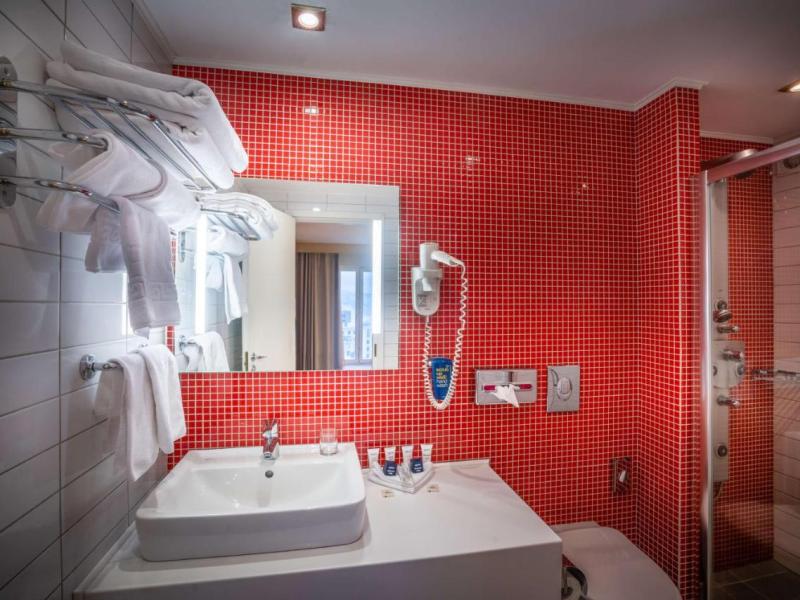 Cosmos Murmansk Hotel