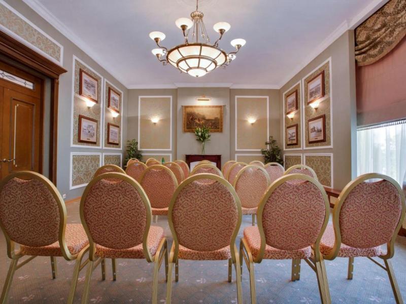 Cosmos Murmansk Hotel