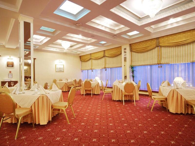 Cosmos Murmansk Hotel