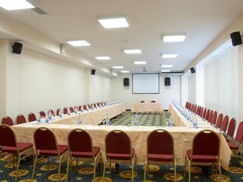 Petro Sport Hotel