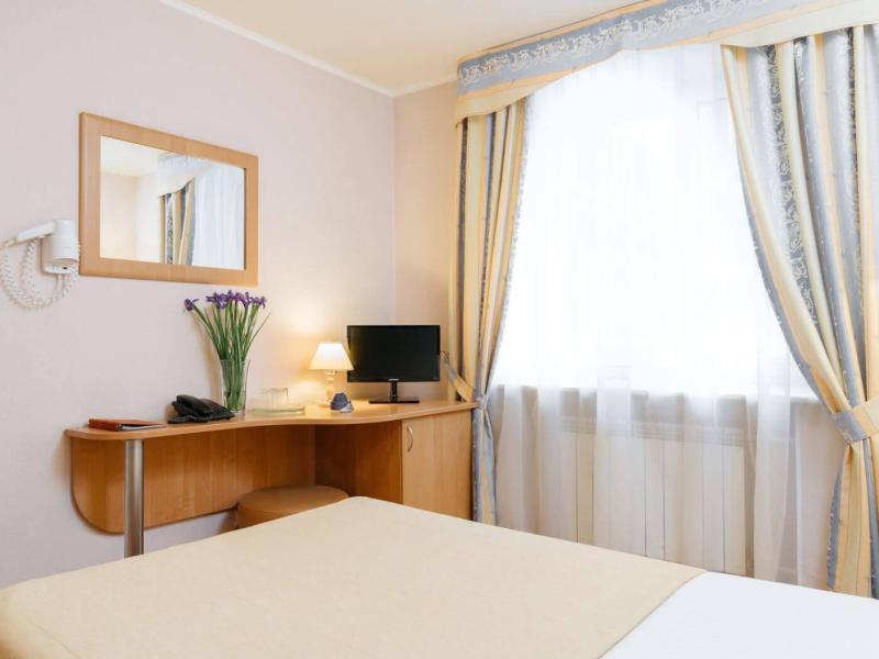 Полюстрово