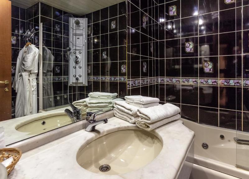 Президент Отель