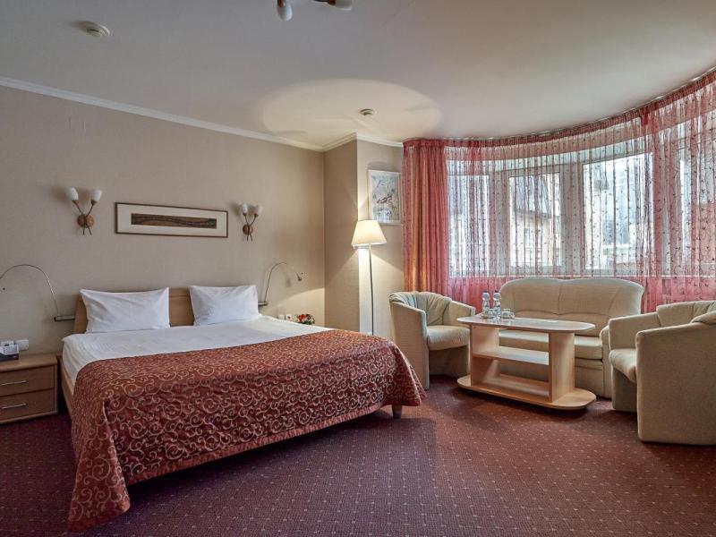 Премьер by USTA Hotels