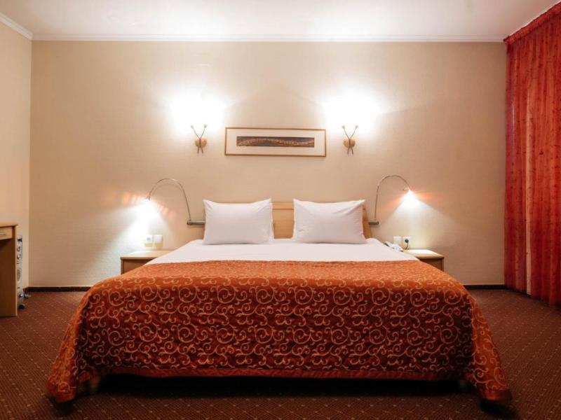 Премьер by USTA Hotels