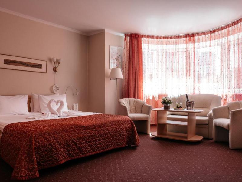 Премьер by USTA Hotels