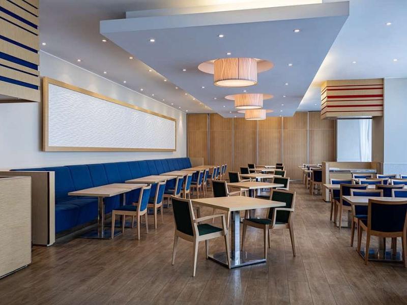 Cosmos Saint-Petersburg Pribaltiyskaya Hotel