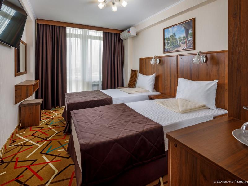 Приветливый берег