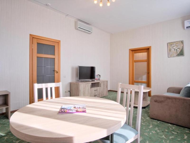 Azimut Отель Прометей Небуг