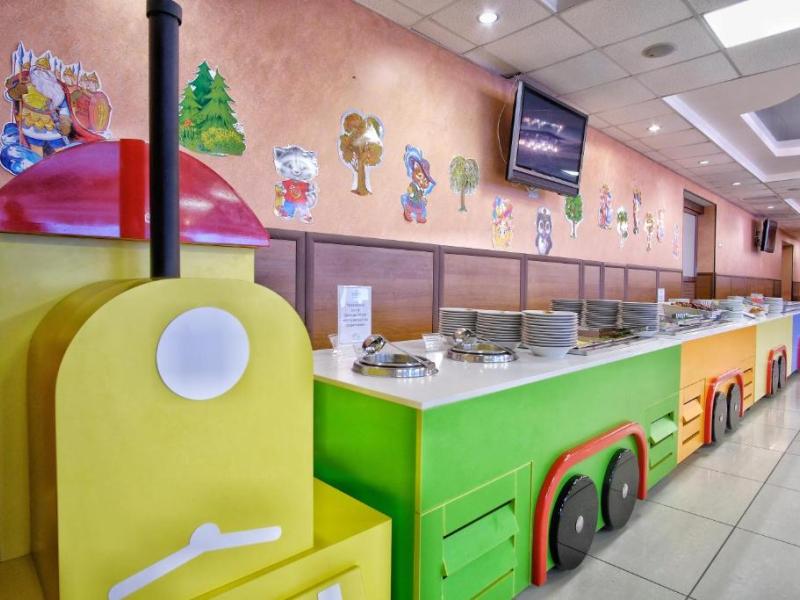 Azimut Отель Прометей Небуг