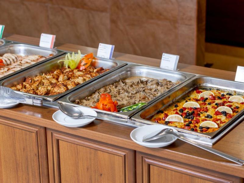 Azimut Отель Прометей Небуг