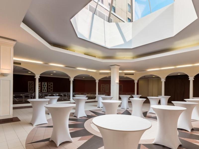 Cosmos Saint-Petersburg Pulkovskaya Hotel