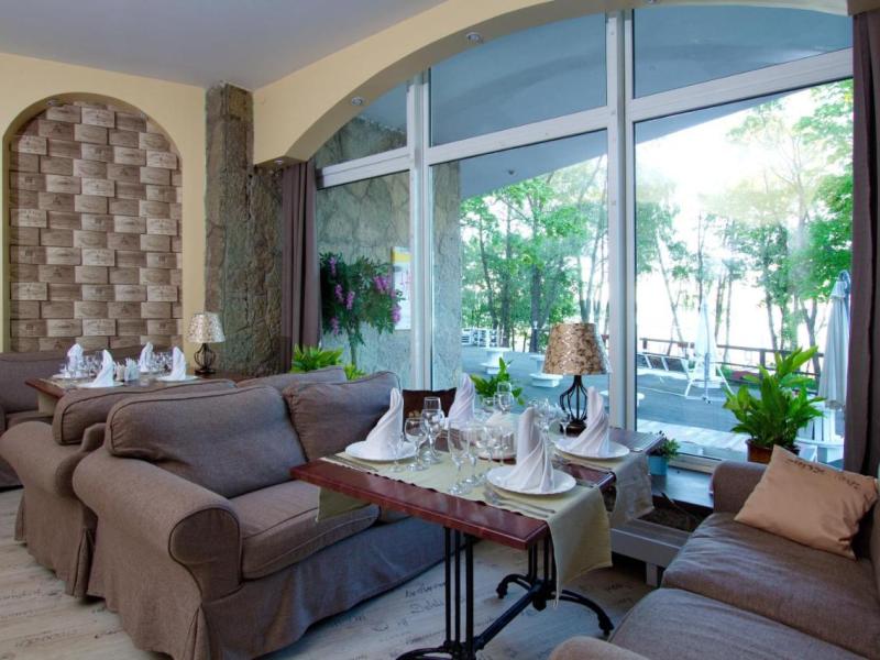 Репинская гостиница