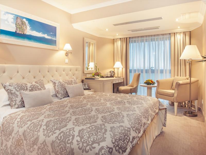 Лазурная Отель и Спа (Lazurnaya Hotel & Spa)