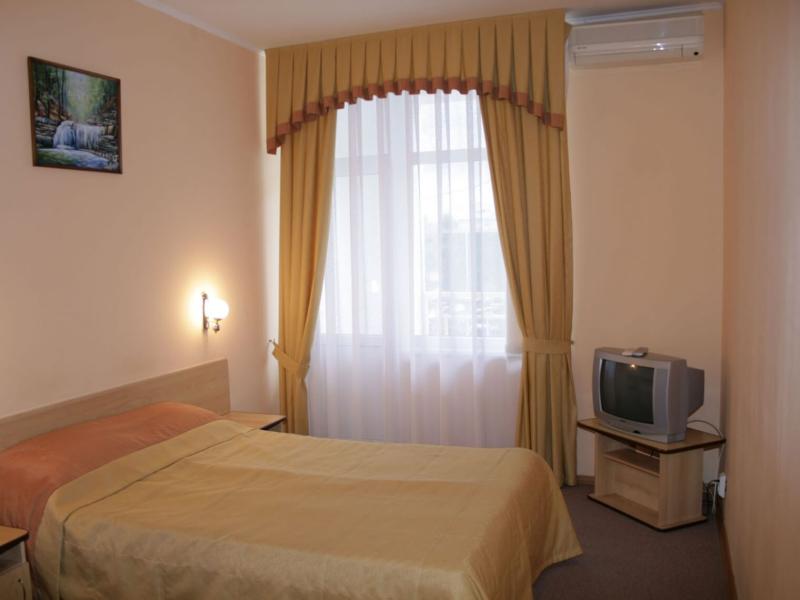 Салют (Новомихайловский)