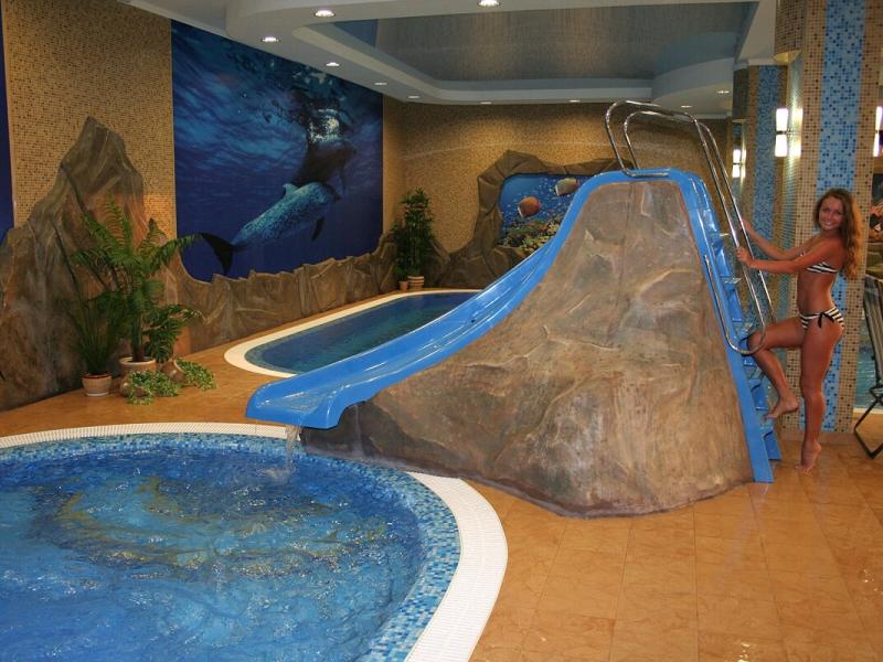 Салют (Новомихайловский)