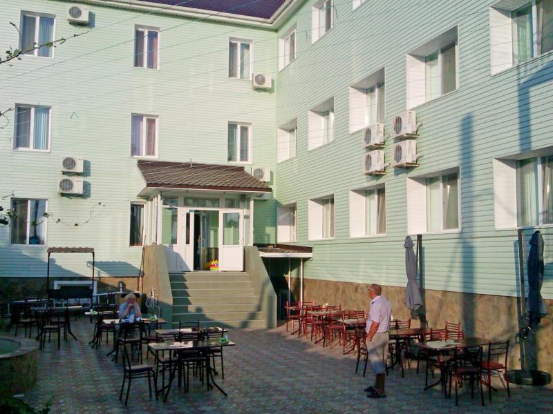 Изумрудная