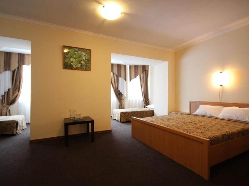 Гостевой Дом Солнечный (Ольгинка)