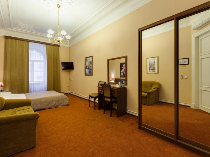 Соната у Дворцовой площади