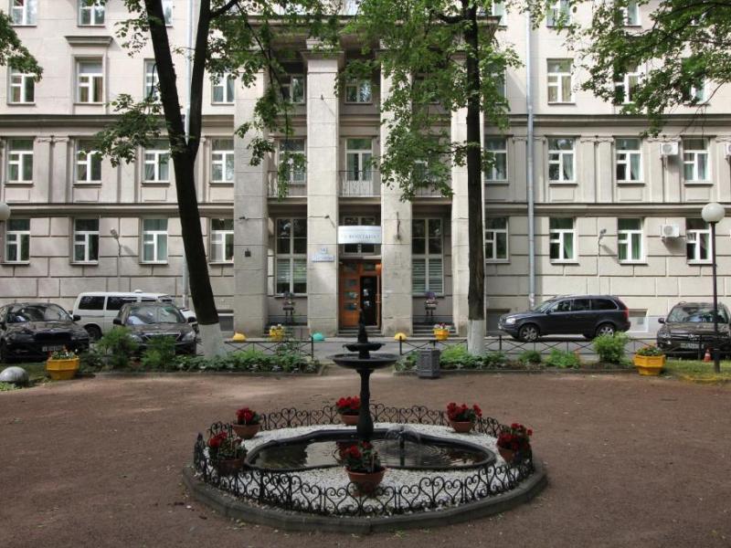 У Фонтана