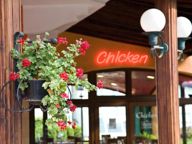 Hrizantema Hotel & Casino