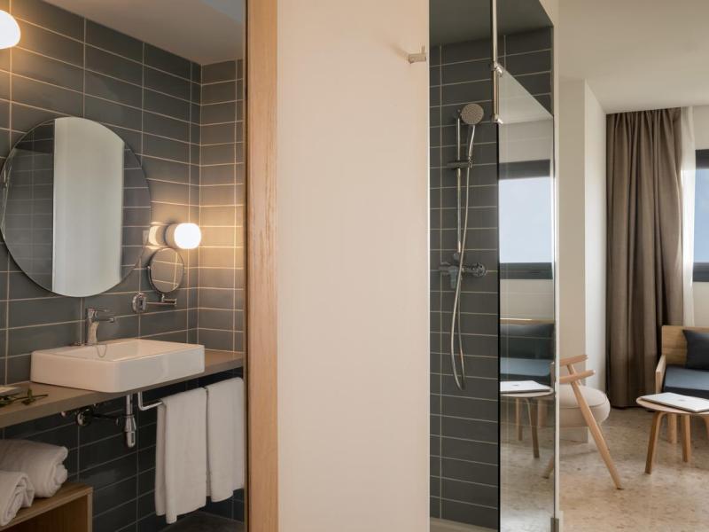 Aqua Hotel Silhouette & Spa