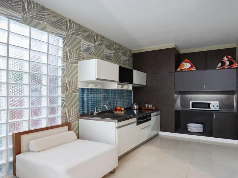 Royal Beach View Suites Pattaya