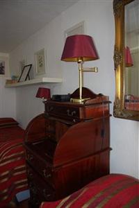 Amsterdam House Hotel