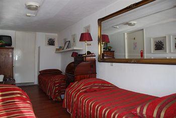 Amsterdam House Hotel