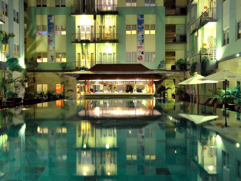 Harris Hotel & Residences Riverview Kuta