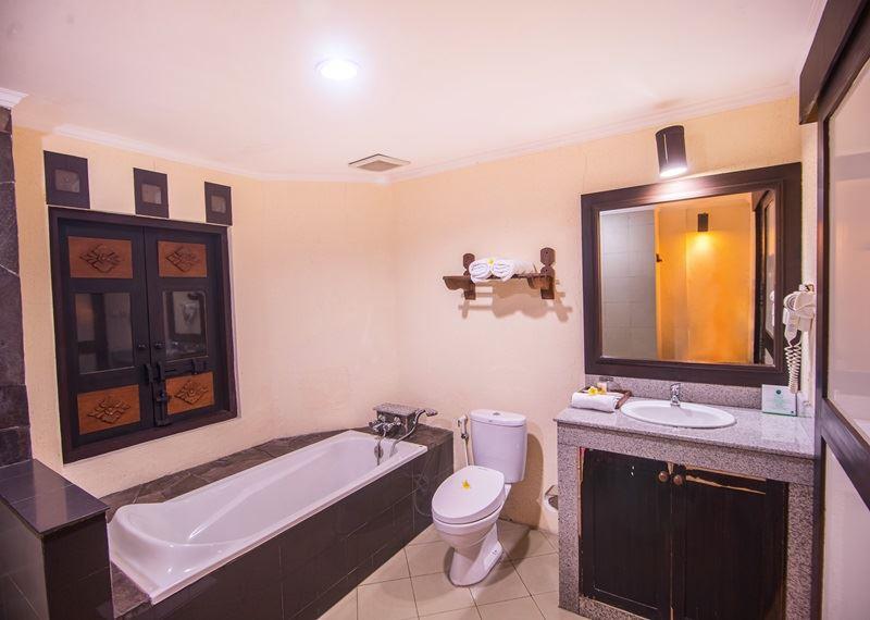 Nugraha Lovina Sea View Resort & Spa