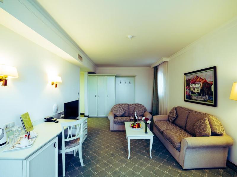 Royal Palace Helena Park