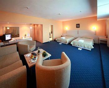 International Hotel Casino & Tower Suites