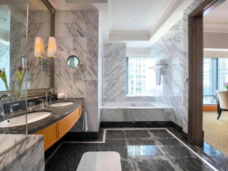 The Ritz-Carlton Jakarta, Mega Kuningan