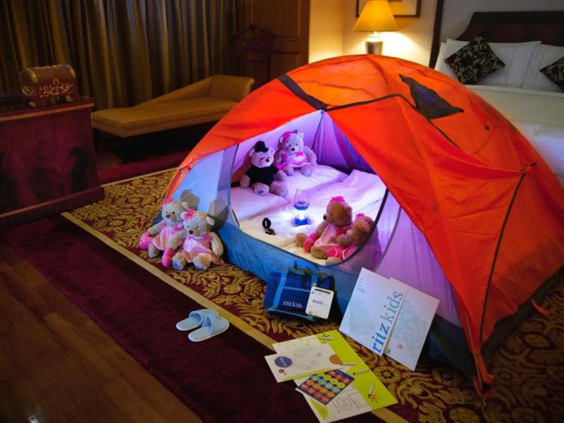 The Ritz-Carlton Jakarta, Mega Kuningan