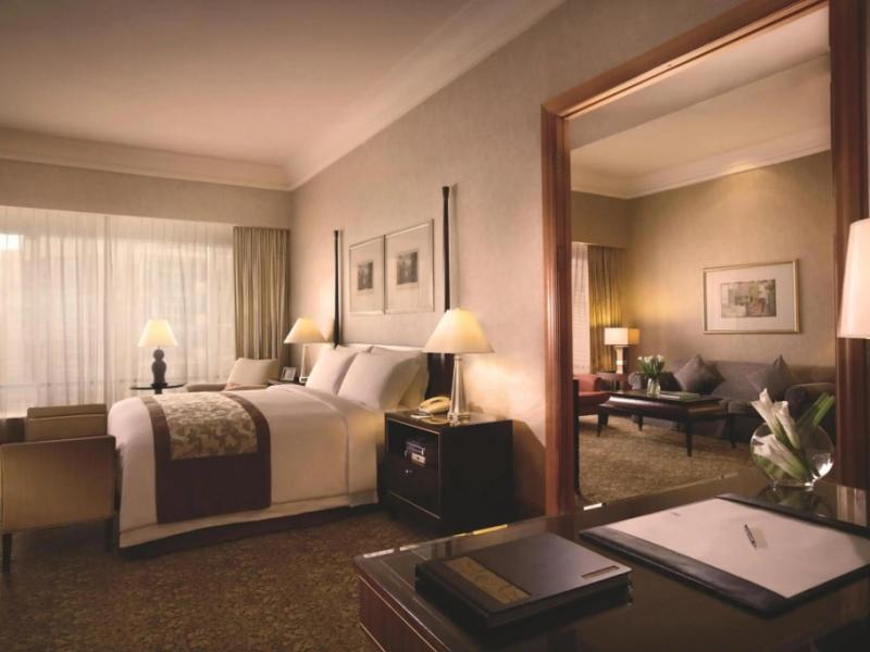 The Ritz-Carlton Jakarta, Mega Kuningan