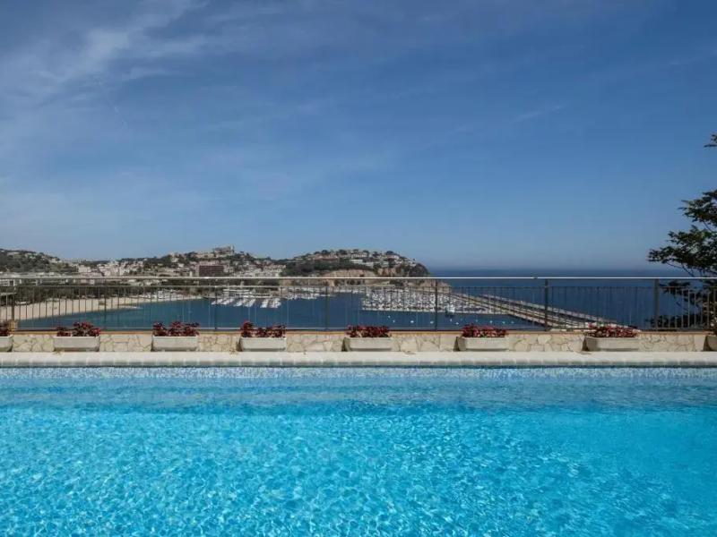 Hotel Montjoi